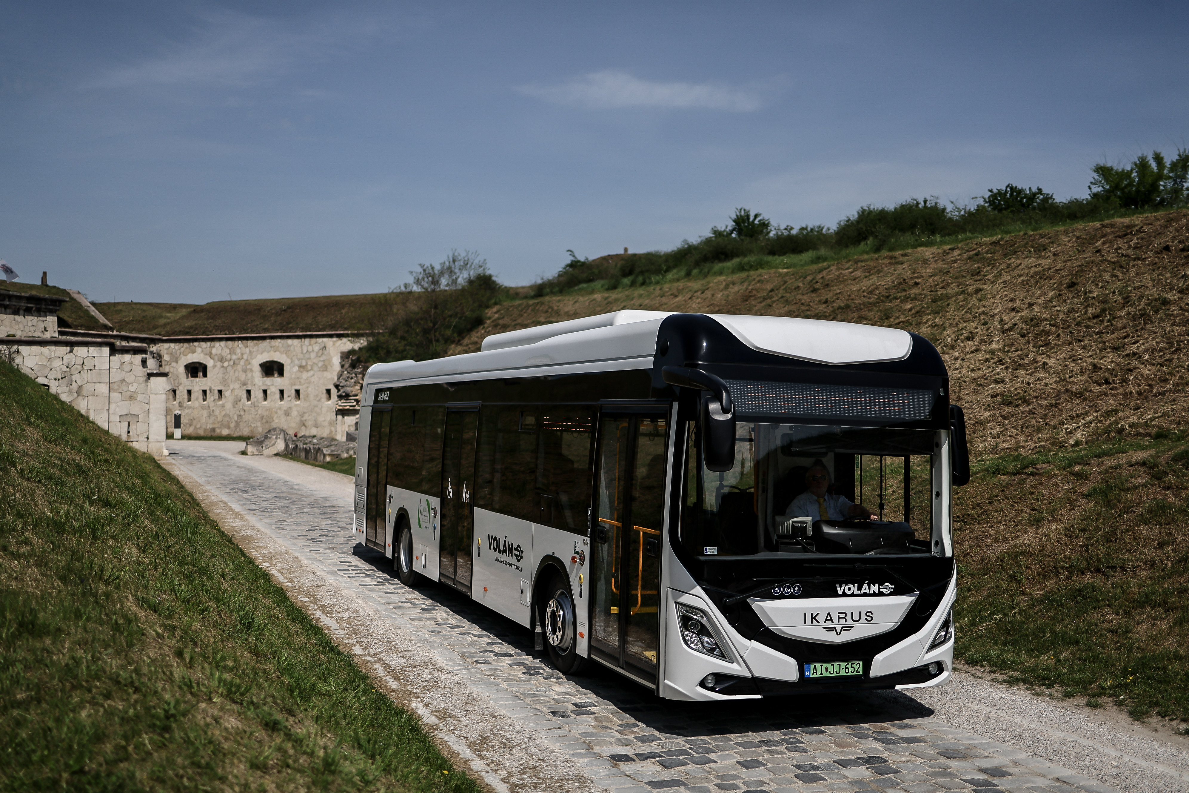 Megérkezett az Ikarus 120e elektromos busz