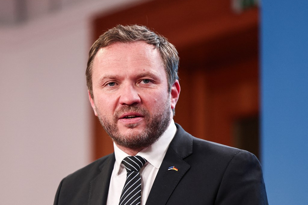 Észtország külügyminisztere az EU-t az orosz olaj árplafonjának 45 dollárra való csökkentésére szólítja fel Kép