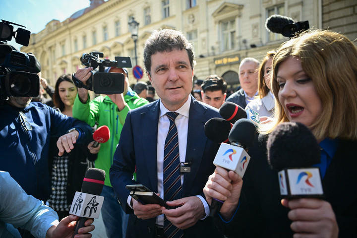 Hibahatáron belüli előnyt mutat az utolsó felmérés Nicusor Dan számára
