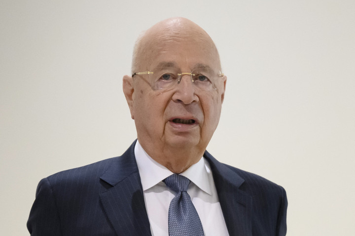 Vizsgálat indult a WEF alapítója, Klaus Schwab ellen