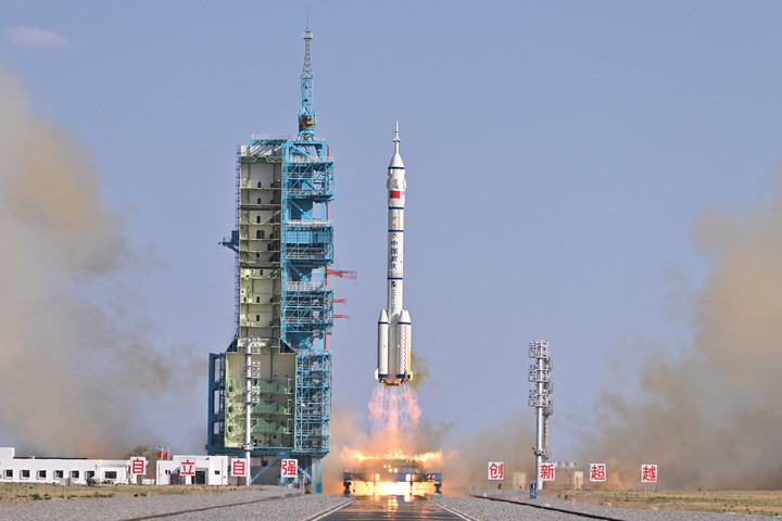Fotó: Xinhua via AFP/Li Xin Elindult a Sencsou-20 űrhajó a kínai űrállomásra