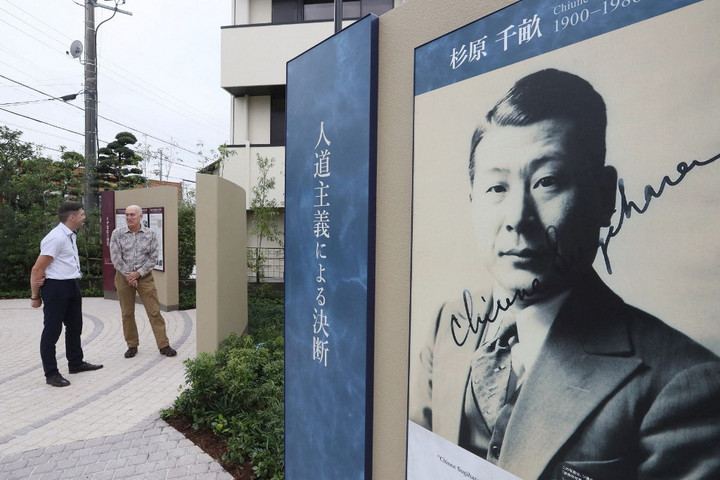 Fotó: AFP/The Yomiuri Shimbun/Yomiuri/Kaoru Tachibana Hatezer élet egy aláírásért