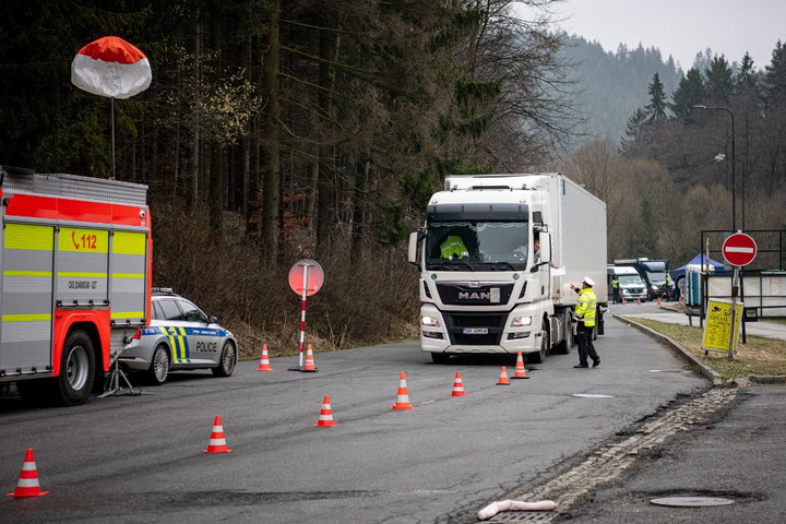 Fotó: AFP/Anadolu/Lukas Kabon Gigaemelés a szlovák utakon