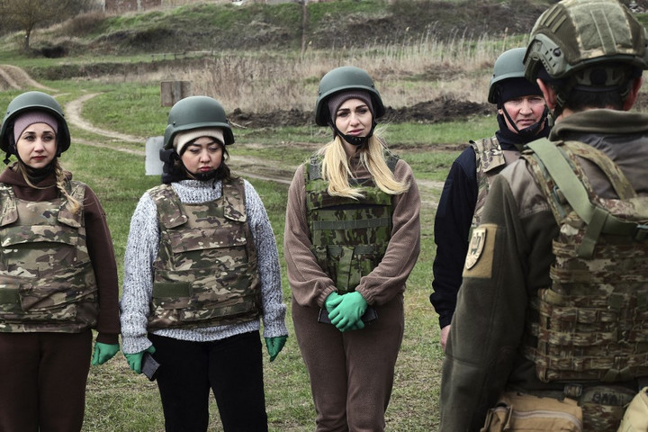 Fotó: AFP/NurPhoto/Viacheslav Madiievskyi Katonai szolgálatra bátorít Ukrajna