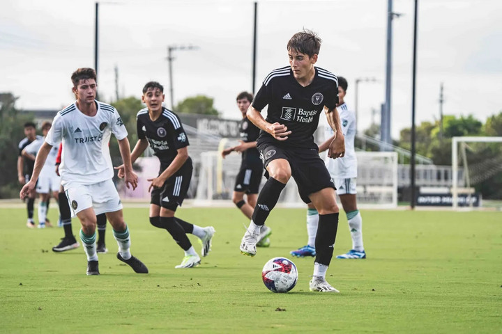 Fotó: intermiamicf.com Messivel egy pályán – Pintér Dániel nagy dobásra készül
