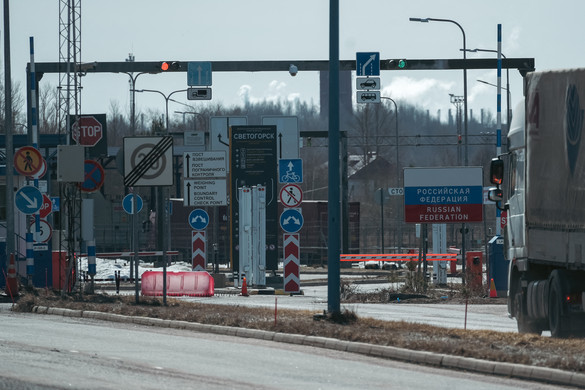 Orosz csapatok sorakoznak a finn és norvég határon