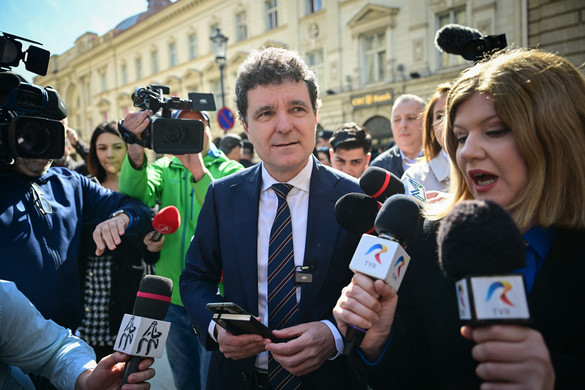Hibahatáron belüli előnyt mutat az utolsó felmérés Nicusor Dan számára