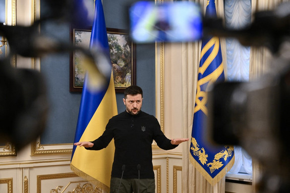 Kína tüzérségi fegyvereket és lőport szállít Oroszországnak