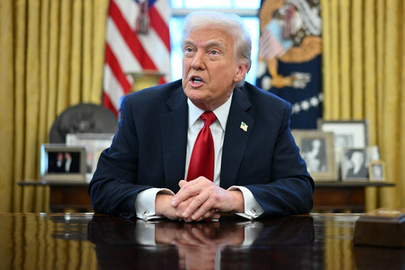 Trump lát esélyt a békére