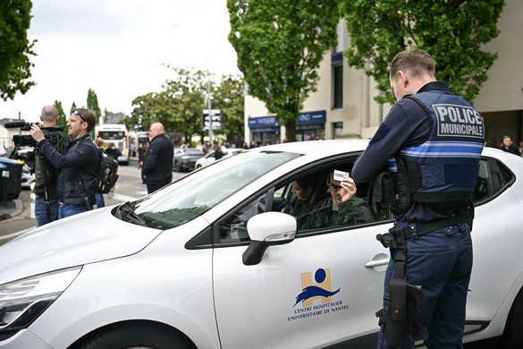 Késelés egy francia középiskolában