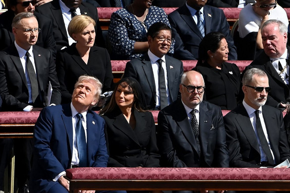 Trump amerikai pápát akar?