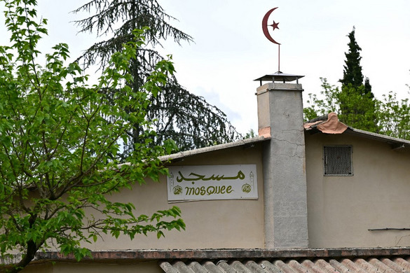 Feladta magát a mecsetbeli gyilkos
