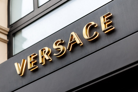 Ismét olasz kézen a Versace