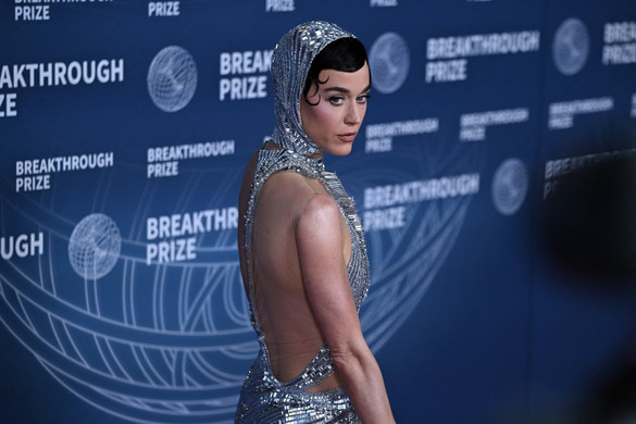 Katy Perry űrruhában: történelmi női küldetésre készül