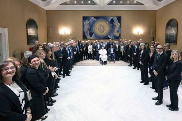 Választásra szólít Ferenc pápa