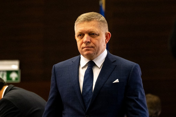 Újra megműtik Robert Ficót