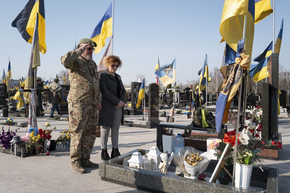 Temetetlenül hagyták ott bajtársaik holttestét az ukránok + VIDEÓ
