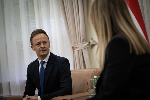 Az európai védelmi képességek javítása nem jelentheti Ukrajna bújtatott támogatását