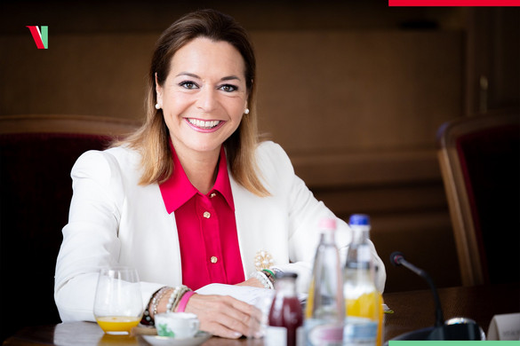 Szórakoztat, nevel, érzékenyít és össze is hozza az embereket