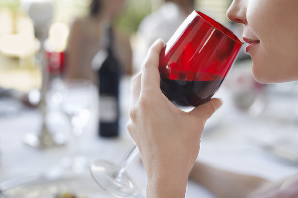 Hetente ennyi alkoholos ital fogyasztása megduplázza a demencia kockázatát
