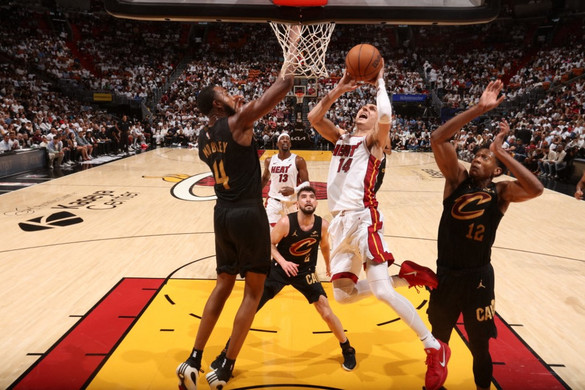 NBA: Söpréssel ment tovább a Cleveland