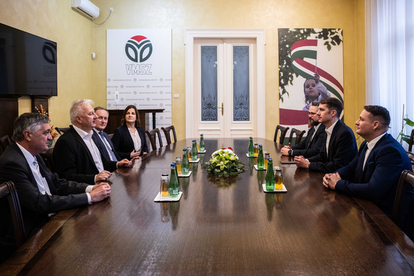 Bizalmi, baráti viszony