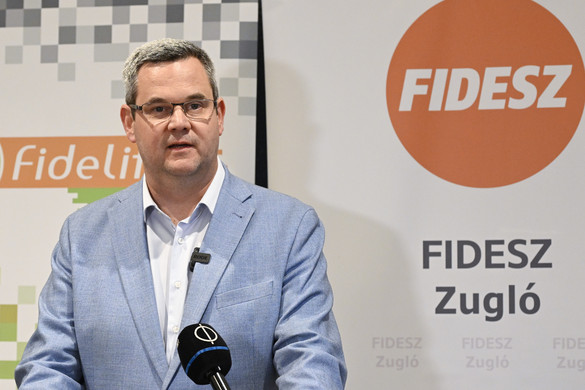 Manfred Weber megrendelésére született eredmény