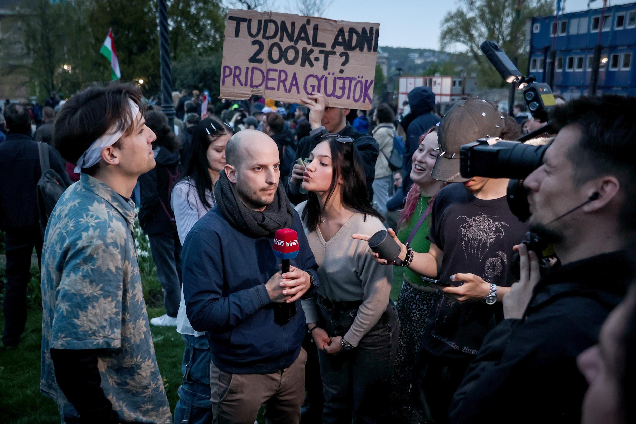 Már kezd megszokottá válni a hídfoglalás Budapesten