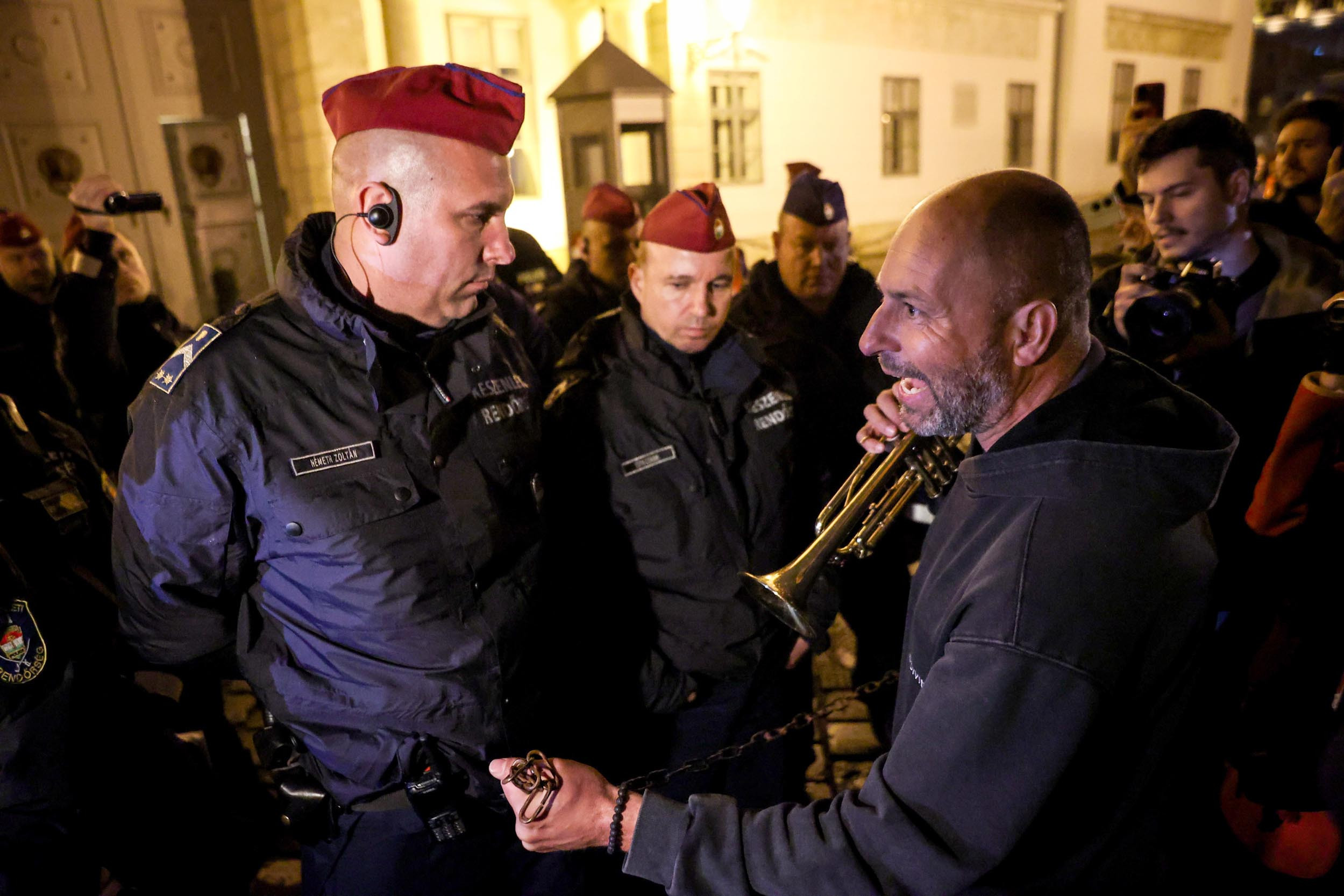 Már kezd megszokottá válni a hídfoglalás Budapesten