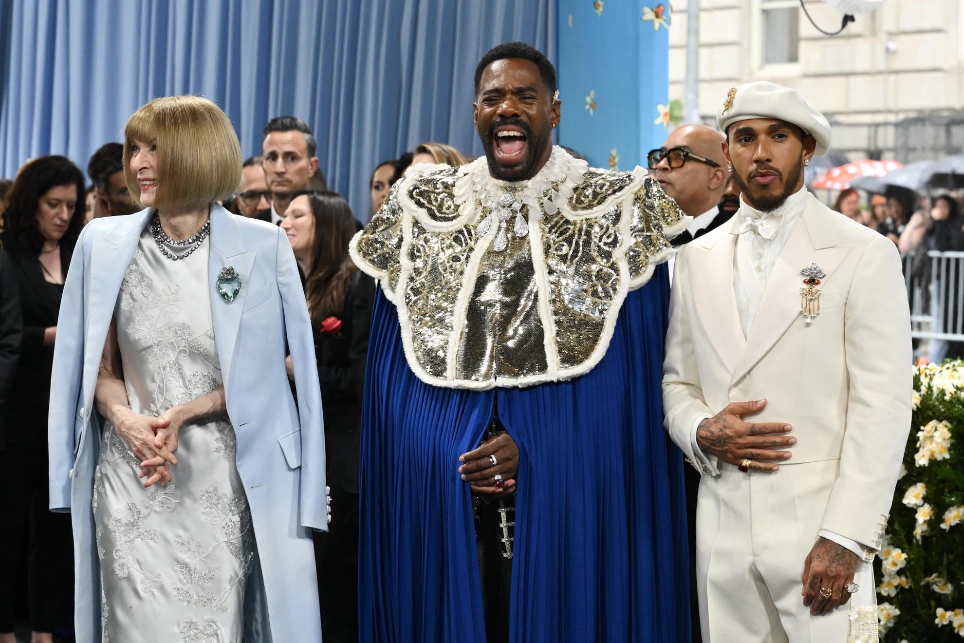 Fotó: AFP/Angela Weiss Anna Wintour, a Vogue főszerkesztője, Colman Domingo amerikai színész és Lewis Hamilton autóversenyző