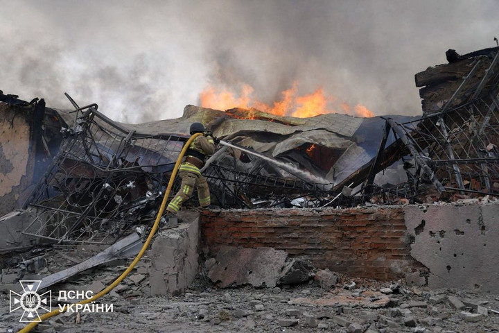 Fotó: AFP/Ukrainian State Emergency Service/Handout Kilenc emberéletet követelt az orosz dróntámadás