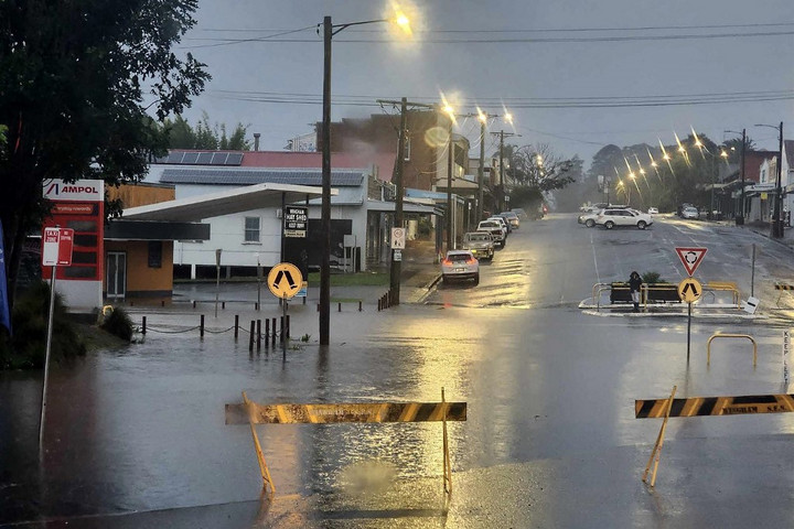 Fotó: AFP/Handout/New South Wales State Emergency Service Drámai a helyzet az özönvízszerű esők után