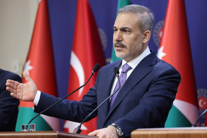 Fotó: AFP/Anadolu/Handout/Turkish Foreign Ministry Orosz–ukrán–örök háromoldalú találkozót terveznek Isztambulban