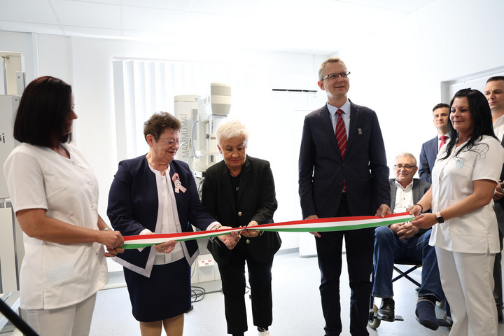 Életet menthet: új mammográfiás készüléket adtak át Edelényben