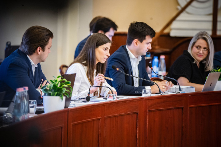 Fotó: Facebook/Szentkirályi Alexandra Karácsony Gergely hazudik és másokra mutogat