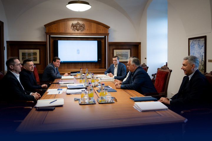 Fotó: Facebook/Orbán Viktor Szombat – munkanap
