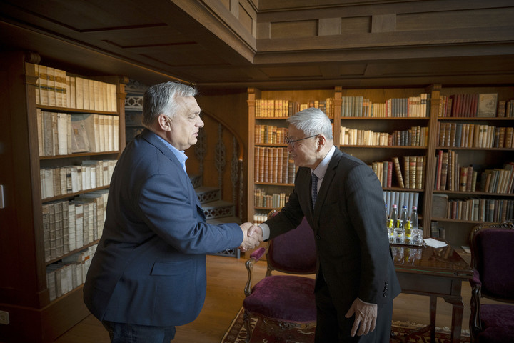 Orbán Viktor nemzetközi sztárprofesszorral tárgyalt