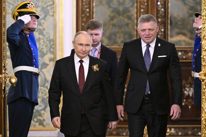 Fotó: AFP/Pool/Alexander Nemenov Fico a Putyinnal folytatott megbeszélésén az új nyugati „vasfüggönyt” bírálta