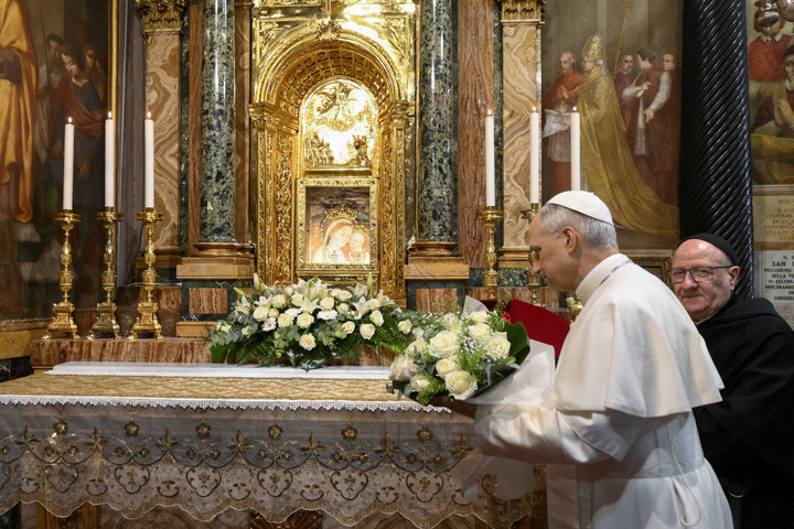 Fotó: AFP/Vatican Media/Handout XIV. Leó pápa ellátogatott egy Rómához közeli Szűz Mária-kegyhelyre