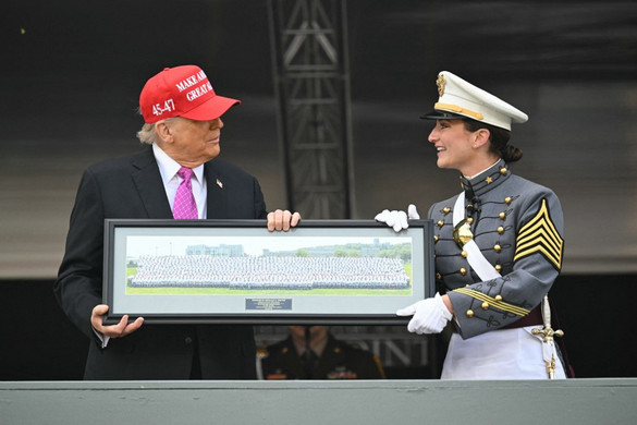 Trump ostorozta a NATO európai tagállamait