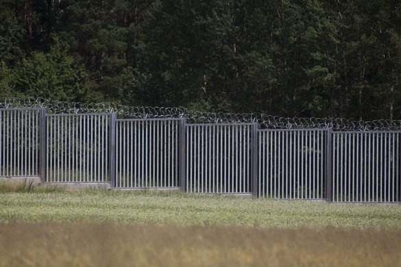 Jön az újabb választás, ütik az illegális migránsokat