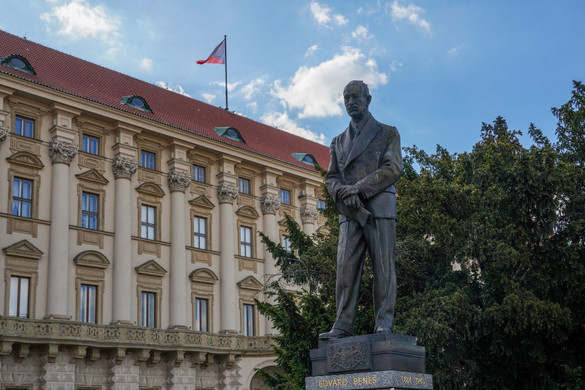 Feltámadt a szél – Edvard Beneš – szobra körül