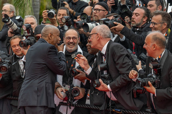 Denzel Washington kirohanása a cannes-i vörös szőnyegen