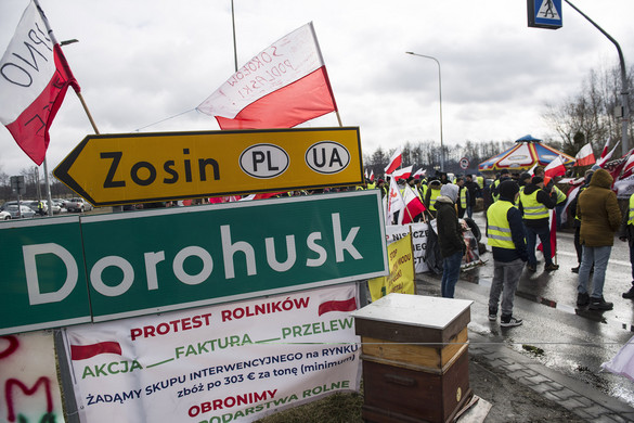 Lengyel fuvarozók vették blokád alá az ukrán határt