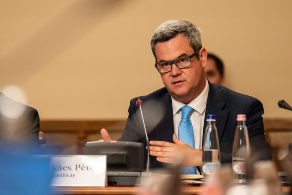 Politikai alapon blokkolják a kórházfelújítások forrásait
