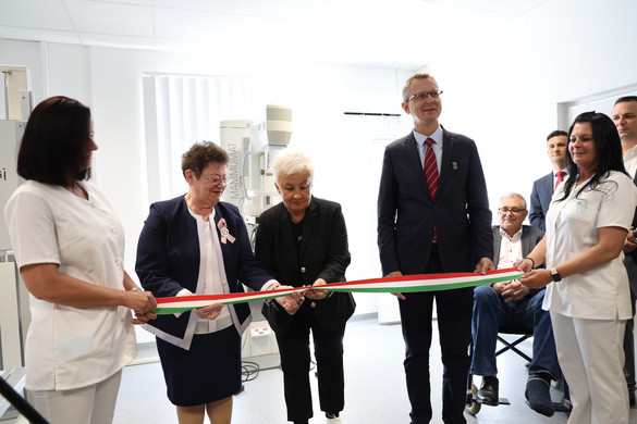 Életet menthet: új mammográfiás készüléket adtak át Edelényben