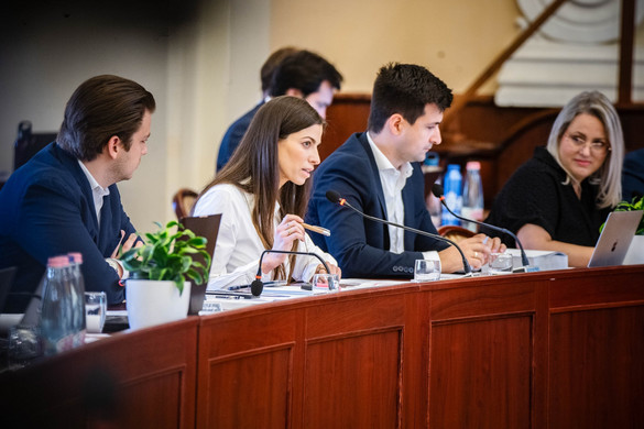 Karácsony Gergely hazudik és másokra mutogat