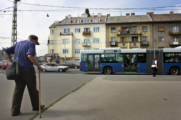Forgalomkorlátozás és villamospótlás a Bosnyák téren