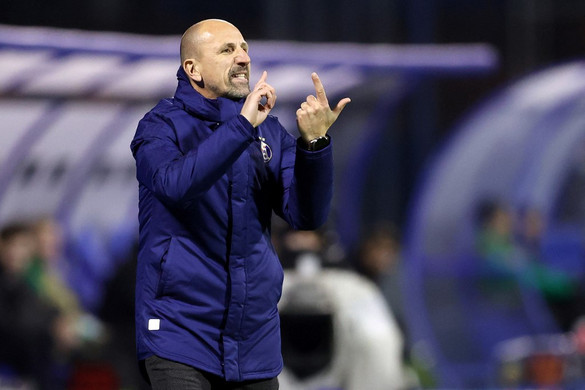 Damir Krznar ül le az Újpest kispadjára