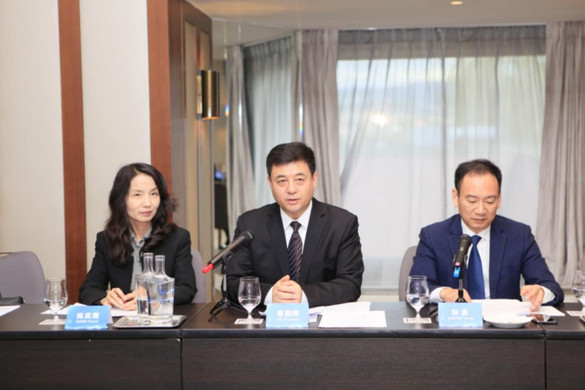 Hainan tárt karokkal várja a magyarokat